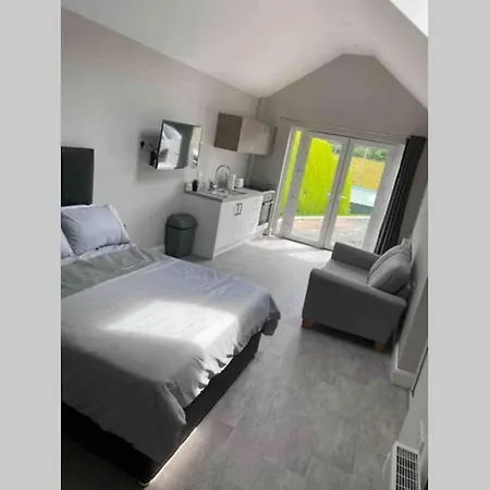 The Forest Chalet - Stunning Studio Apartment Ballycastle Exterior photo